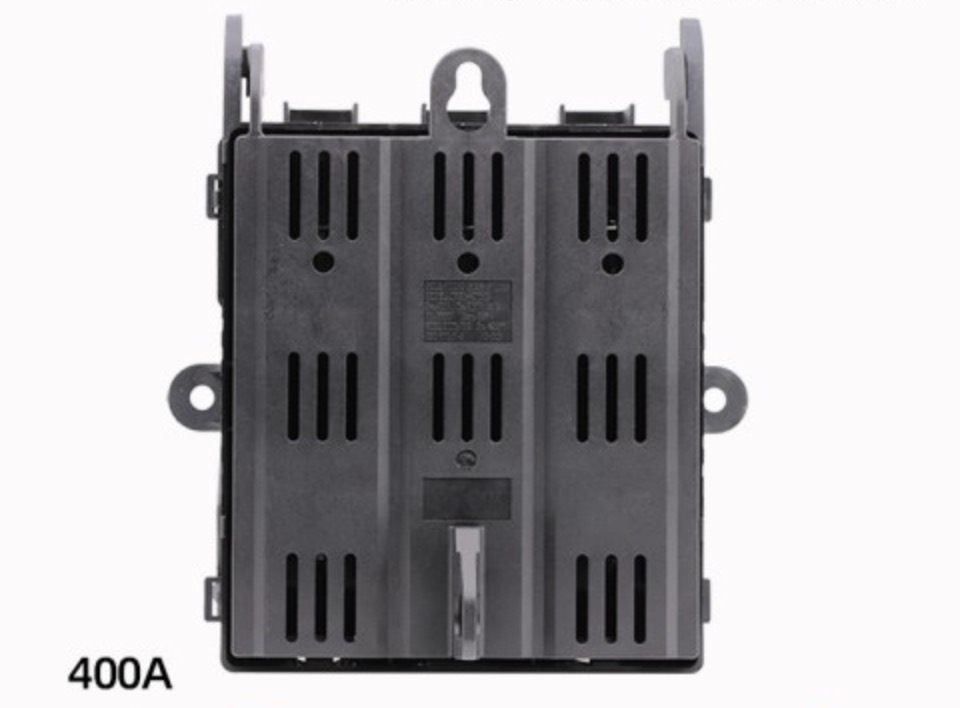 Outdoor pole mounted load break switch